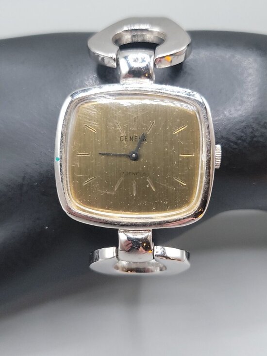 Vintage Geneva 17 Jewels Mechanical Ladies Cocktail Watch Cushion Case RUNS main image 5